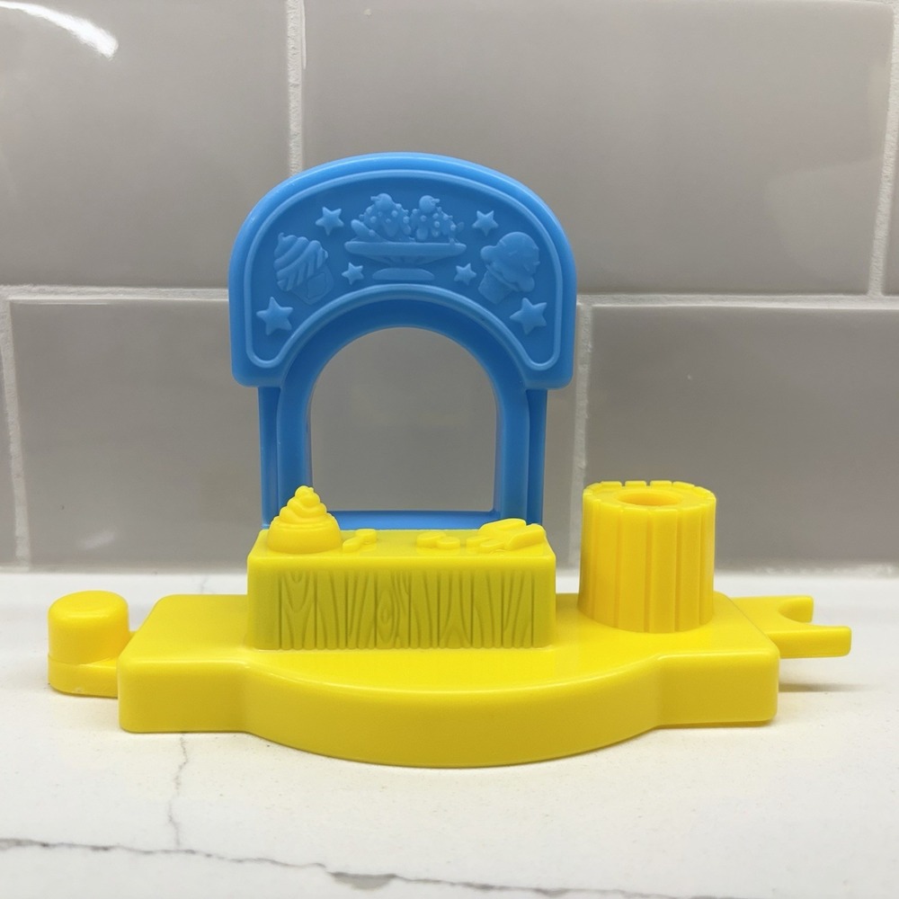 Fisher Price Little People ICE CREAM STAND SHOP Yellow & Blue Fence Piece